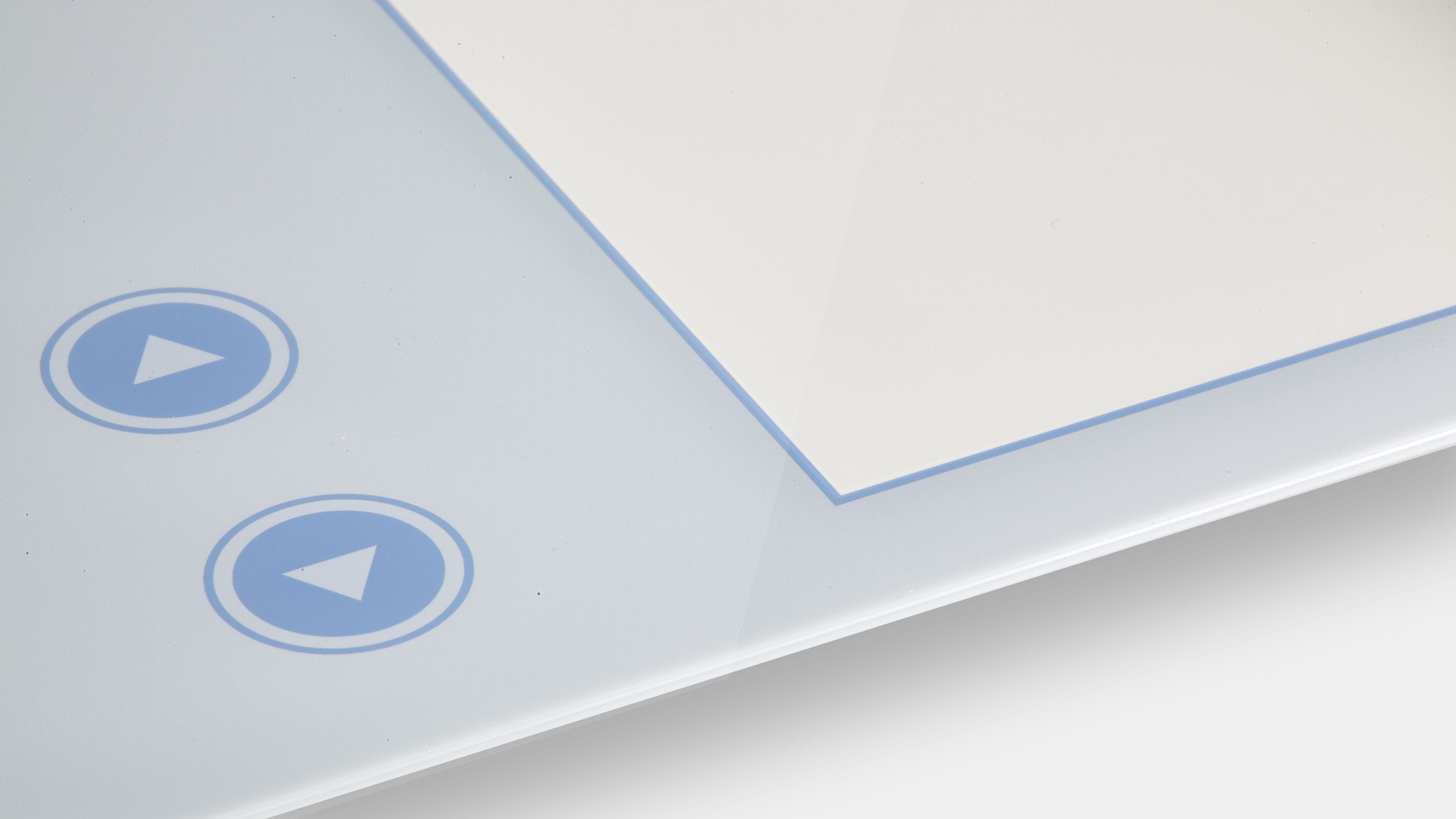 <deepl translate="no">Impactinator®</deepl> Glass - Print a close-up of a glass surface